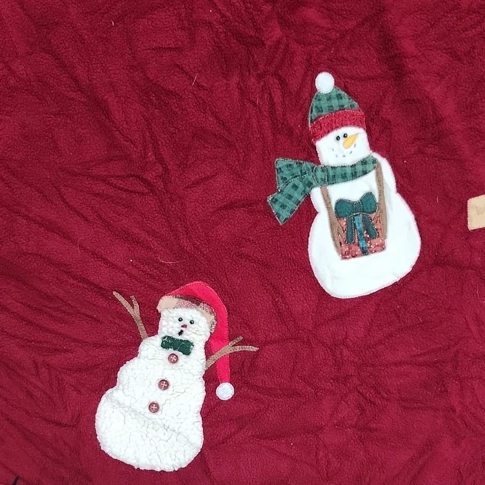 Vintage Tapete to Place Under a Handmade Christmas Tree